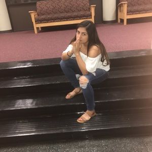 Meet your Posher, Laura